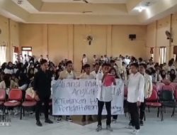 Pembekalan Microteaching Mengecewakan, Aliansi Mahasiswa Angkatan 2021 Gelar Aksi Demonstrasi